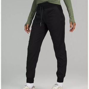 Dance Studio mid rise jogger size 4